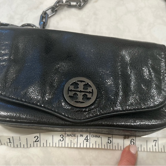 Tory Burch Shiny Black Crossbody Bag - Picture 3 of 6